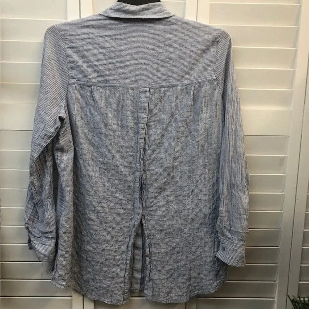 Free People Button Down Striped‎ Seer Sucker Blouse Sz. M - Picture 2 of 3